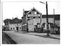 Gastst&auml;tte Rheinischer Hof mit Saal rechts, heute Kiosk